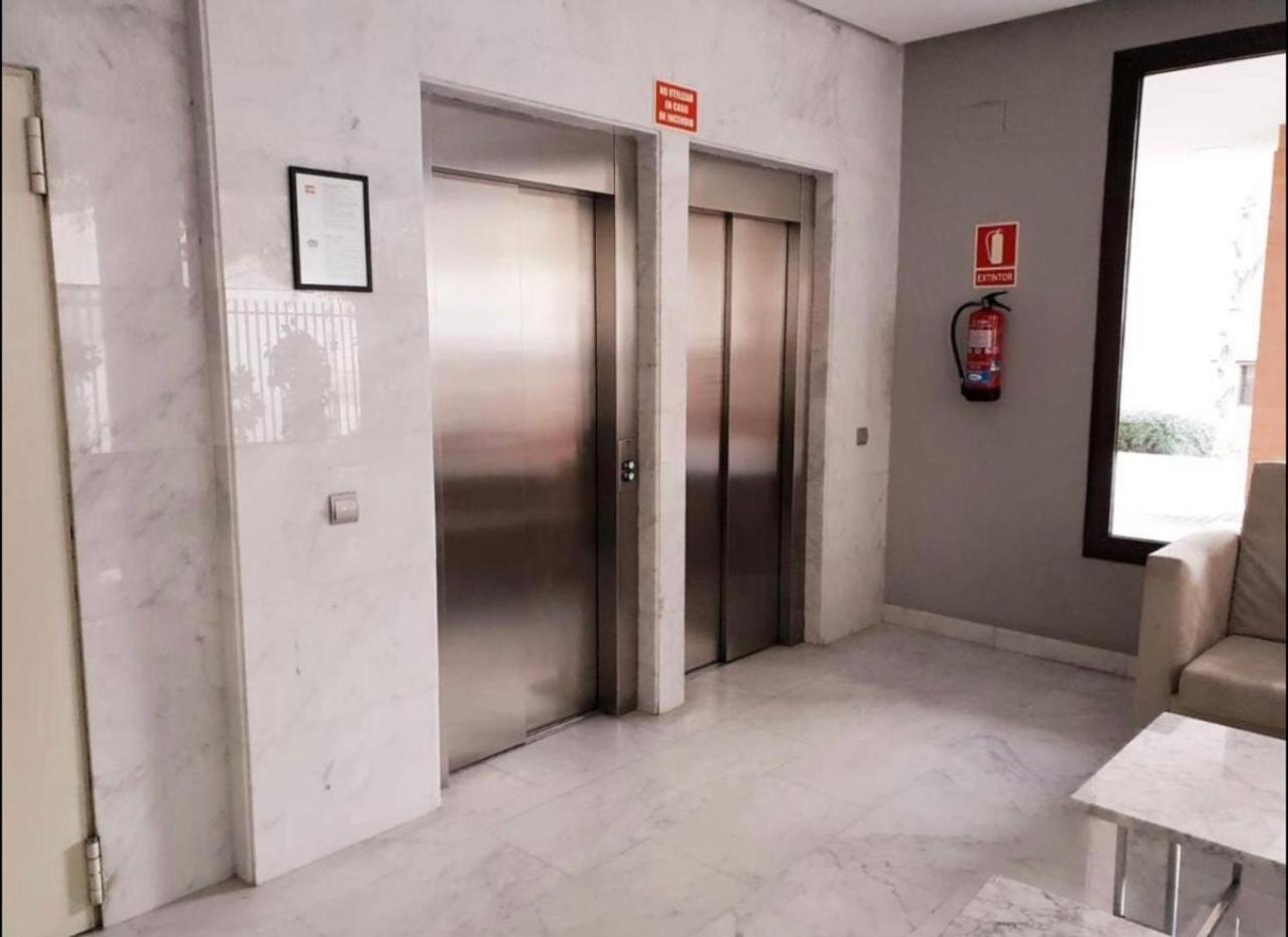 Samaniego Suite, Airport, Ifema Turistico Madrid Exterior photo