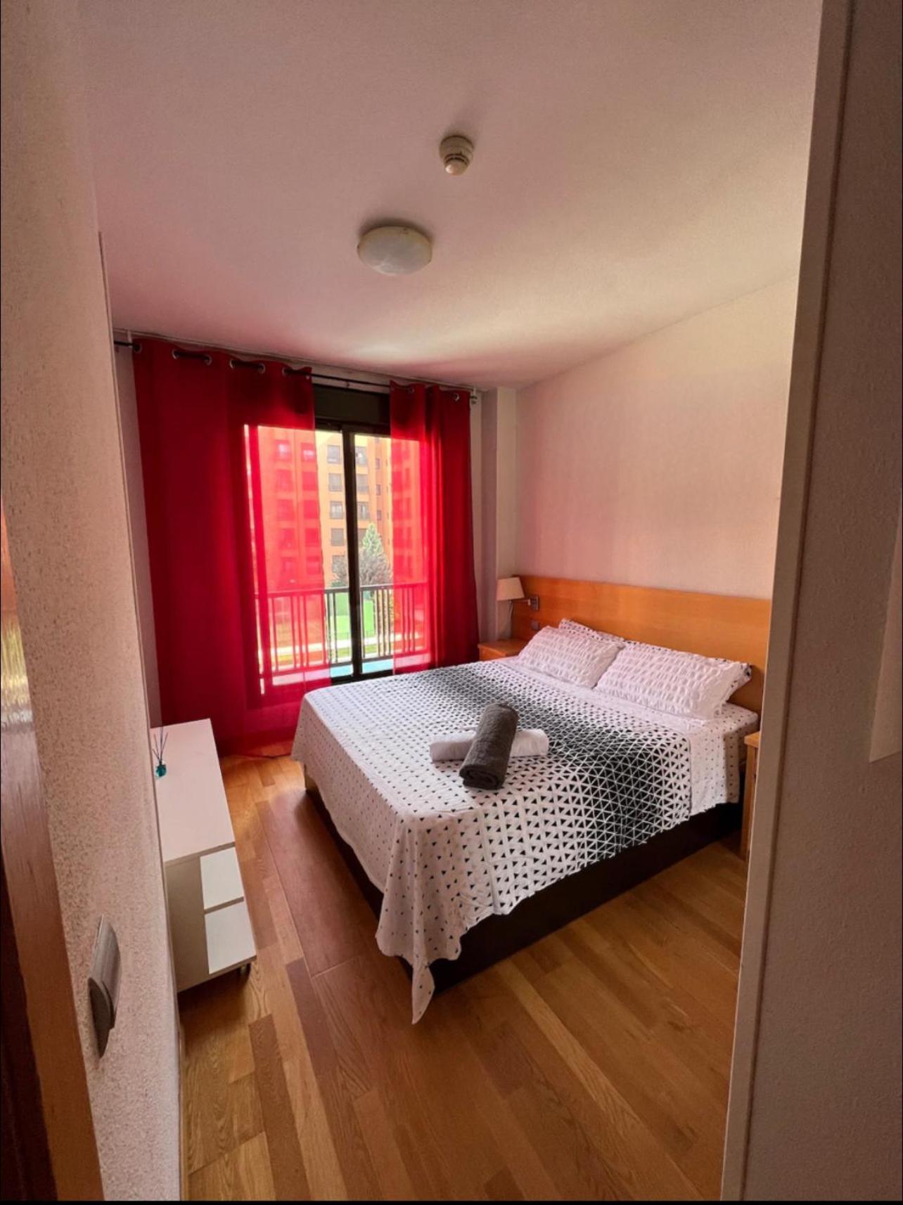 Samaniego Suite, Airport, Ifema Turistico Madrid Exterior photo